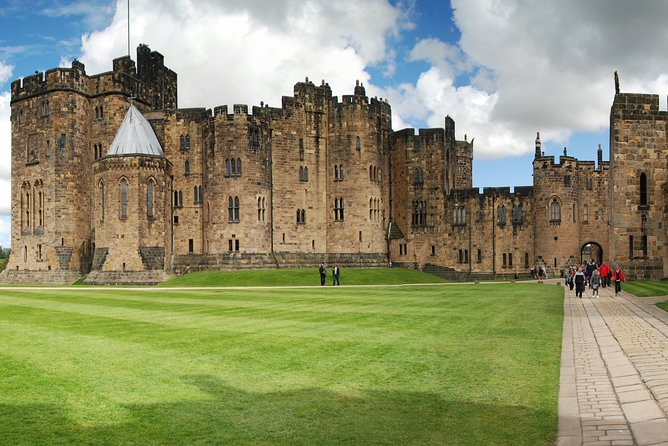 1 Day Alnwick Castle, Holy Island & Scottish Borders - Edinburgh to the Scottish Borders: why this trip starts with the drive