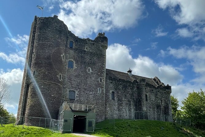 1 Day Castles, West Highlands and Loch Lomond Tour from Edinburgh - Inveraray on Loch Fyne: lunch time and the optional Inveraray Jail
