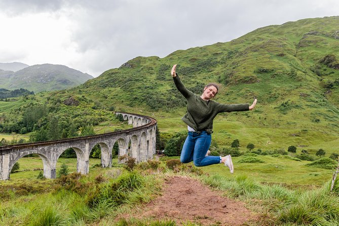 3-Day Budget Backpacker Isle of Skye and the Highlands Tour from Edinburgh - Day 2 on Skye: Old Man of Storr, Kilt Rock, and the Castle Time at Dunvegan