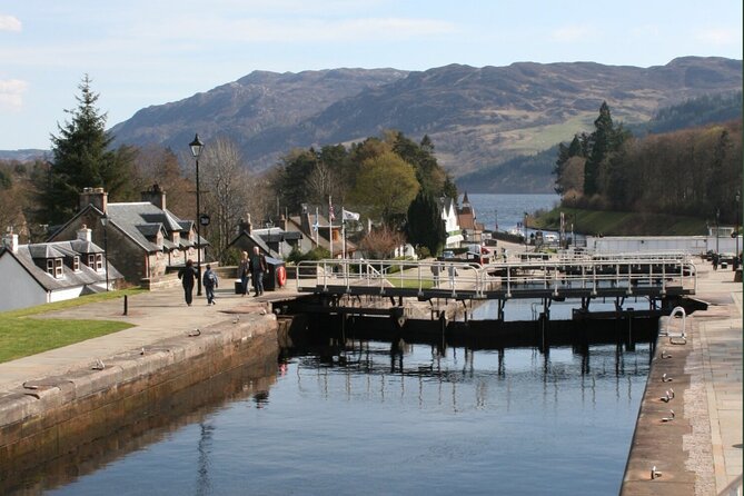 3 Day Isle of Skye Eilean Donan Castle and Loch Ness Tour - Day 2: Isle of Skye day on Trotternish Ridge, Old Man of Storr, Lealt Falls, Kilt Rock, Quiraing, and your choice options