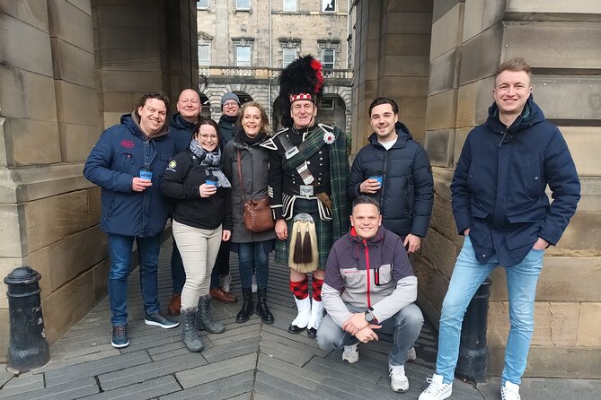 3 Hours Edinburgh City Highlights Private Walking Tour - Holyrood Palace and Arthur’s Seat: royal connections and the geography behind it