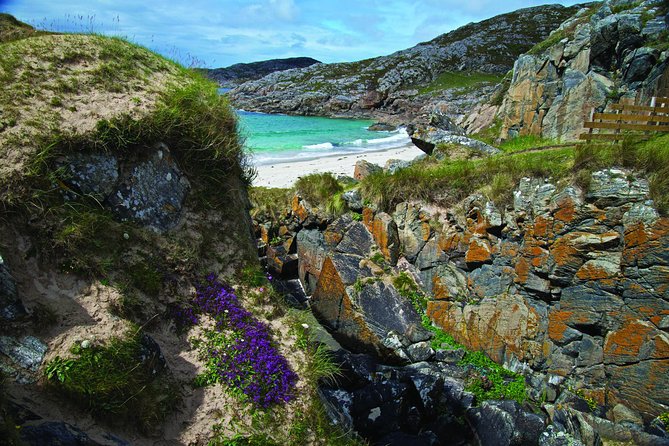 5-Day Highland Explorer and Isle of Skye Small-Group Tour from Edinburgh - Day 2: Ardvreck Castle ruins, Assynt hills, and Achmelvich Bay sand