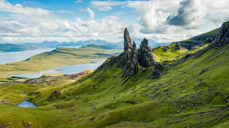 5-Day Tour to Isle of Skye, Oban, St Andrews and Highlands - Day 1: Loch Lomond, Inveraray, Dunadd, Kilmartin, and Oban