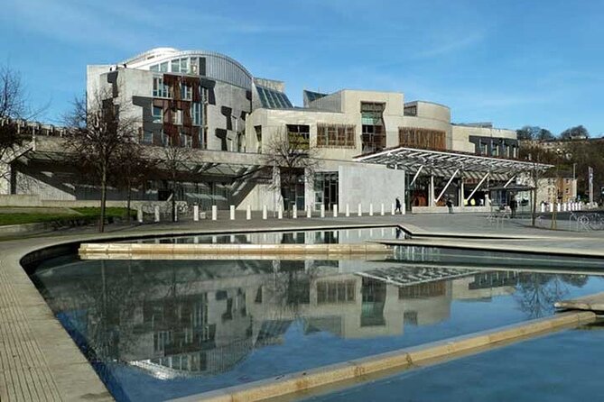 A History of Witchcraft in Edinburgh: A Self-Guided Audio Tour - What this tour does well for first-time Edinburgh walkers