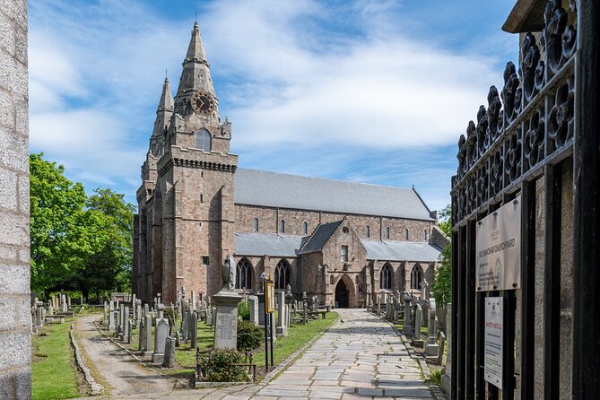 Aberdeen Historical Walking Tour - Stop 2: King’s Museum in the Old Town House and a secret grate
