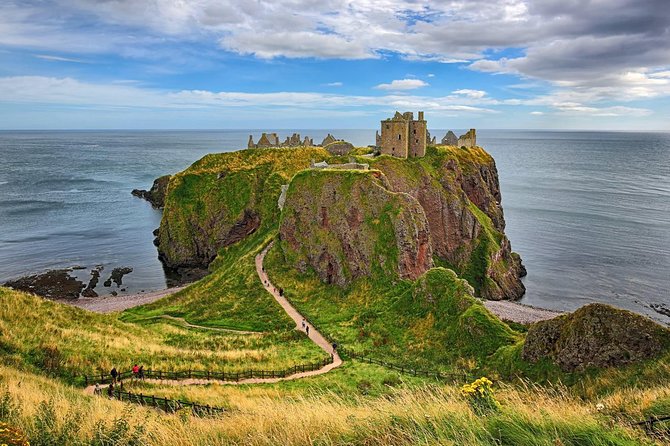 Aberdeen & Shire Castle & Distillery Private Group one Day Tour - Aberdeen Stop for the Final Hour: Make It Count