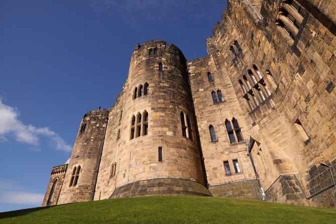 Alnwick Castle and Rosslyn Chapel Day Tour from Edinburgh - The Guide Factor: The Difference Between a Drive and a Real Day