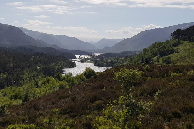 Alternative Loch Ness Tour by Secret Highlands - Loch Ness and Urquhart Castle ruins: the 10 to 15 minute legend stop