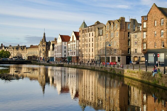 Amitylux Best of Private Edinburgh Walking Tour-3 Hours - Greyfriars Kirkyard: Bobby’s story and a medieval church focus