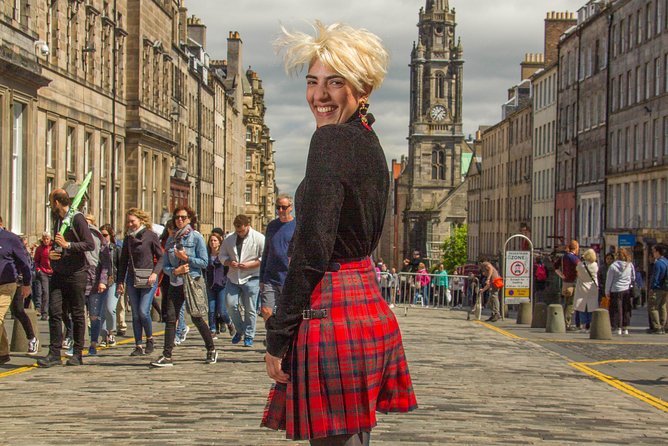 Best Edinburgh Photoshoot Experience - Meeting Simon on the Royal Mile and Starting Fast