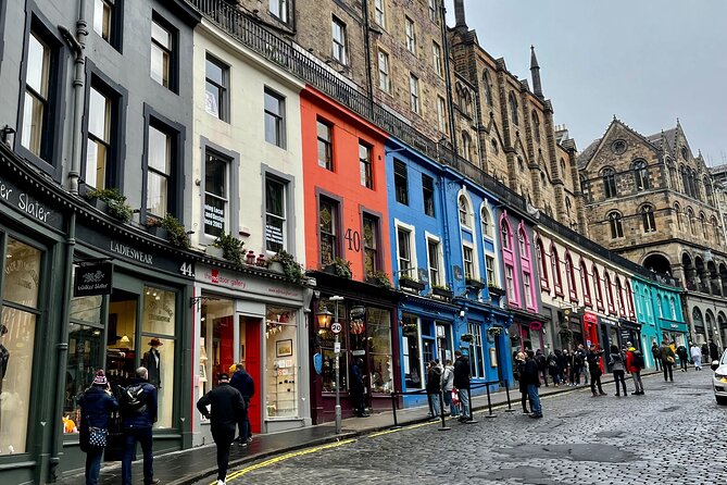 Best of Edinburgh Walking Tour-3 Hours, Small Group max 10 people - Victoria Street and Mary King’s Close: the fun street geometry