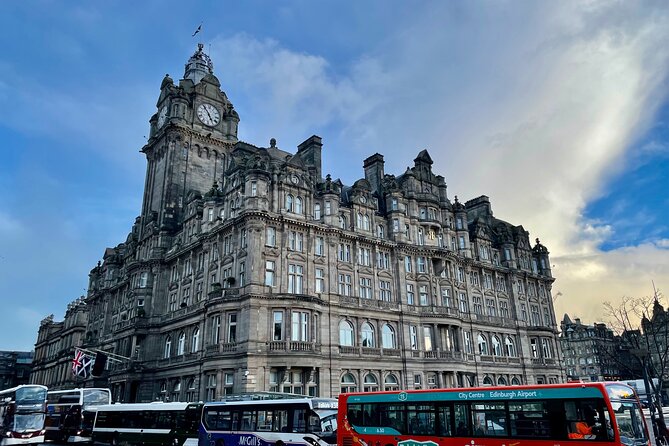 Best of Edinburgh Walking Tour-3 Hours, Small Group max 10 people - Guide style is the difference-maker here