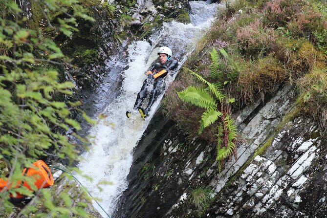 CANYONING in Laggan Canyon | Roybridge, Scotland - The flow of your 3-hour canyoning session