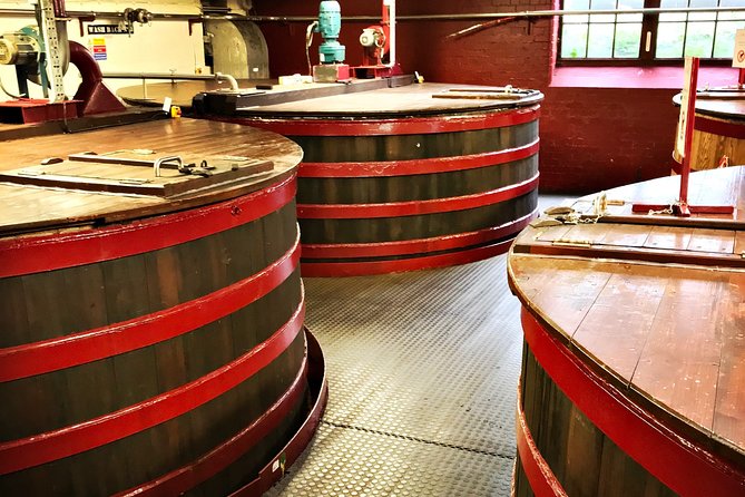 Casks & Chronicles: Day Tour of Scottish Whisky Distilleries - Lunch break in Grandtully, with local-produce choices