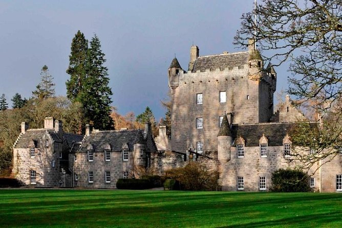 Cawdor Castle, Inverness, Culloden, Outlander and Loch Ness Tour - Invergordon to the Highlands, built for cruise clocks