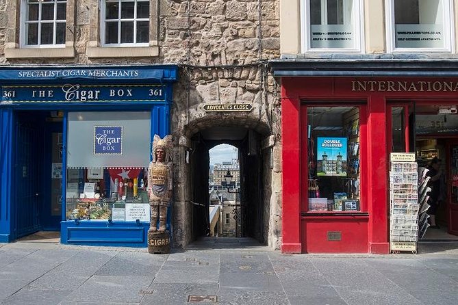 Curious Tales of the Royal Mile - Private Walking Tour - Starting at Castlehill and finishing near Canongate Kirk