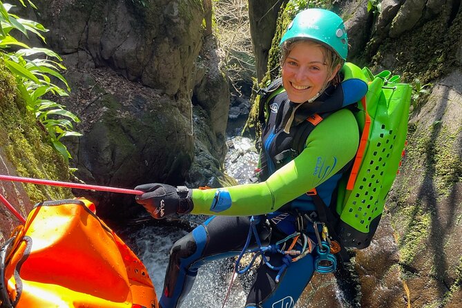 Discover Canyoning in Dollar Glen - Your guides, equipment, and safety setup (the stuff you feel)