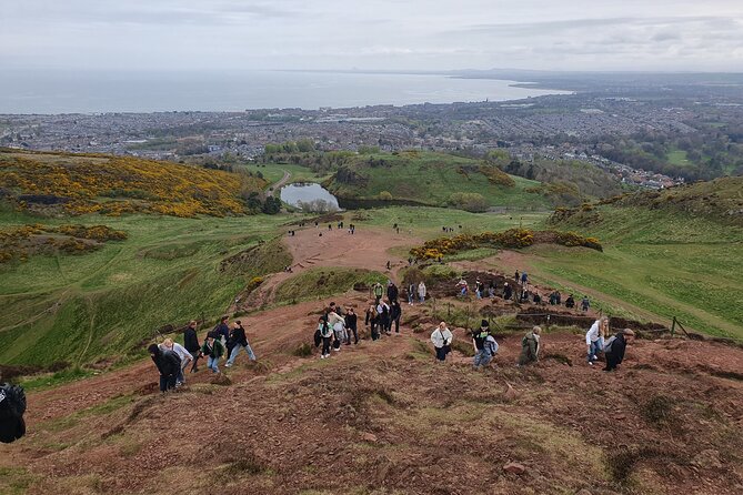Edinburgh: Arthur's Seat Hike with Local Guide - Guides and pacing: what makes the experience click
