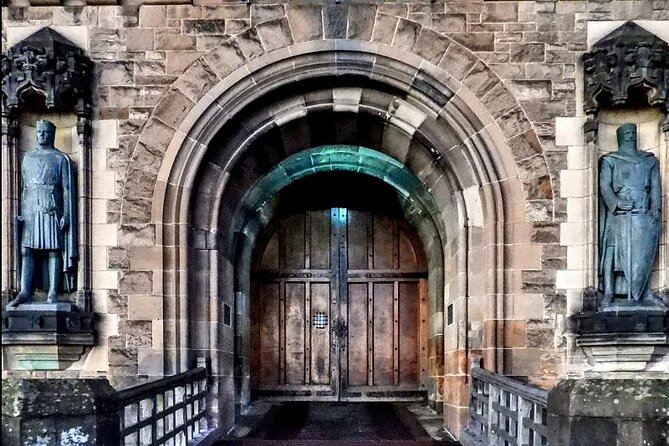 Edinburgh Castle Guided Tour - Tickets Included - Royal Mile briefing to the Esplanade (the 30-minute start that saves confusion)