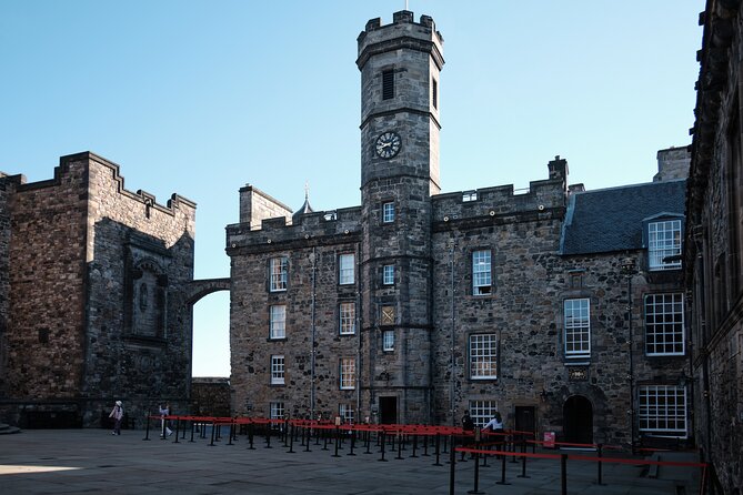 Edinburgh Castle Guided Walking Tour & Holyrood Palace Ticket - Who should book this tour, and who should skip it