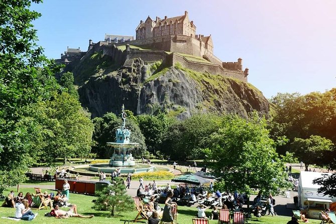 Edinburgh Castle Guided Walking Tour in English - Weather, walking comfort, and what to bring