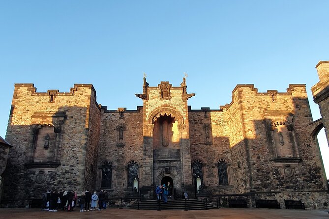 Edinburgh Castle Highlights Tour with Tickets, Map, and Guide - Crown Square and the Royal Palace: Crown Jewels Finish Line