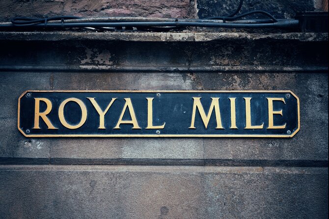 Edinburgh Castle & Old Town Small Group Guided Tour - Pacing, weather, and comfort: plan like a local