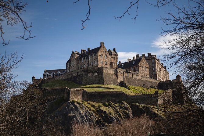 Edinburgh Castle & Royal Mile Walking Tour - Ticket Included - Pace, Comfort, and Practical Tips for This 2 Hours 15 Minutes