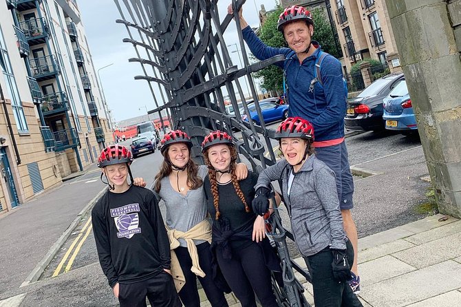 Edinburgh City Bike Tour - Choice of E-Bike or Manual - What’s provided: helmet, gloves, rain jacket, and pannier