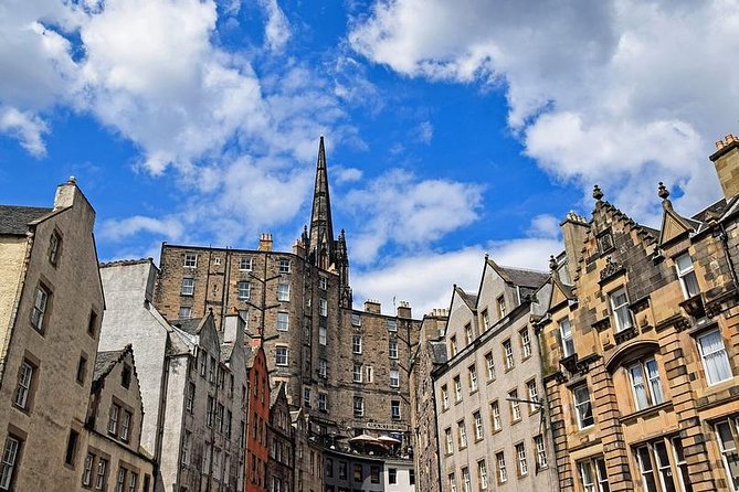 Edinburgh Custom Private Tour with a Local, see the city unscripted - Royal Mile walk: turning a main street into a story map