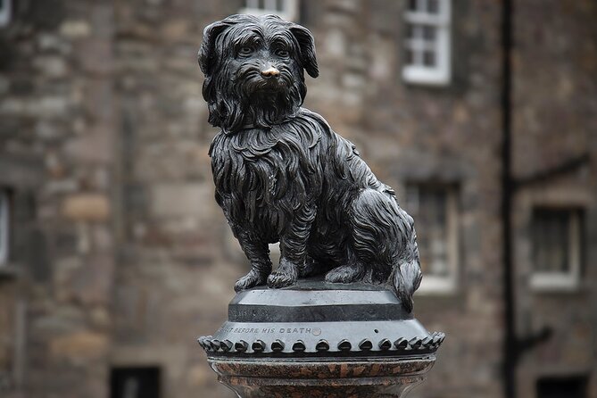 Edinburgh Full Day Walking Tour with Castle Included -Small Group - Greyfriars Bobby, the kirkyard stories, and why this feels different