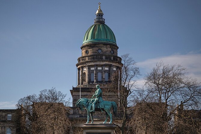 Edinburgh Full Day Walking Tour with Castle Included -Small Group - Victoria Street and Writers’ Court before the climb