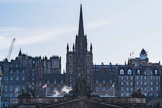 Edinburgh Ghost Tour: Mysteries, Legends and Murders - How the guides turn a walking route into a real experience
