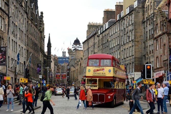 Edinburgh Gin Tour with a Local Guide: Private & Custom - Price and value: what $163.65 buys you in real terms
