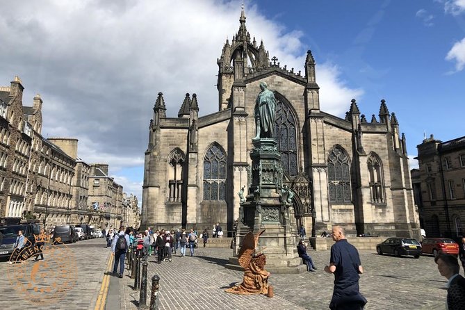Edinburgh Half Day Guided Private Tour in a Premium Minivan - Old Town launch: medieval lanes, the Black Death, and the Great Fire