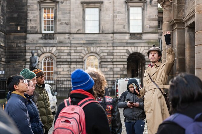 Edinburgh Historical Gems Tour with Whisky & Local Flavours - Stop 4: Holyroodhouse area, and what to do with the optional entry