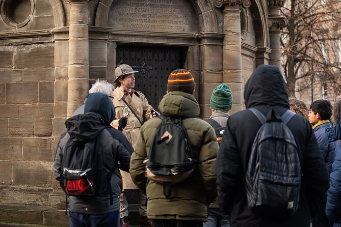 Edinburgh Historical Gems Tour with Whisky & Local Flavours - Where it starts and where you end, Holyrood Palace gates included