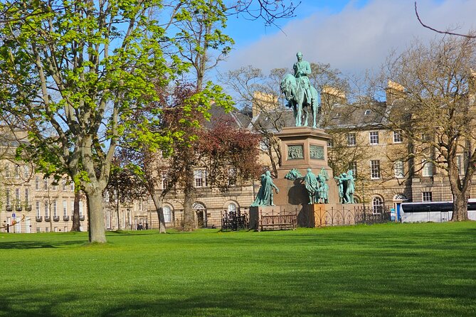 Edinburgh History Private Walking Tour - Stop 4: Saint Stephen Street, Local Shops and Market Nostalgia