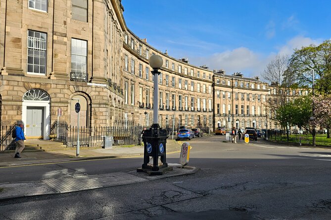 Edinburgh History Private Walking Tour - Stop 5: Circus Lane, The Street That Turns Heads