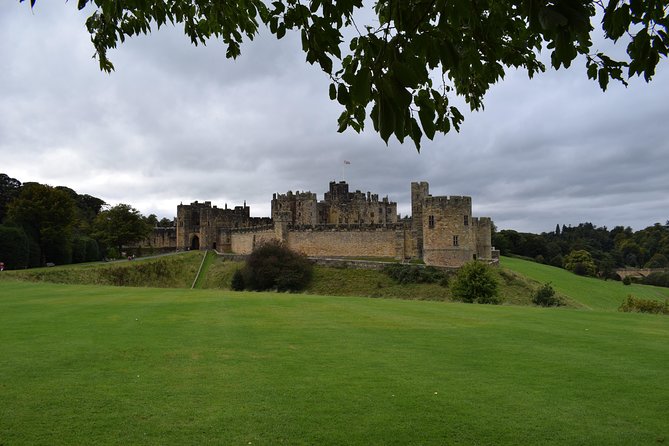 Edinburgh: Holy Island, Alnwick Castle & Kingdom of Northumbria - Flodden Battlefield: a quick step into a famous 1513 fight