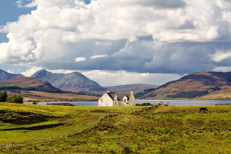 Edinburgh: Isle of Skye, Inverness, and Highlands 3-Day Tour - Eilean Donan Castle and Culloden Battlefield: two classic Scotland feelings