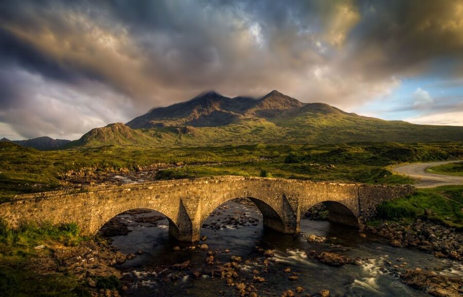 Edinburgh: Isle of Skye, Loch Ness, & Highlands 5-Day Tour - Day 1: Edinburgh area highlights to Oban’s harbor town feel