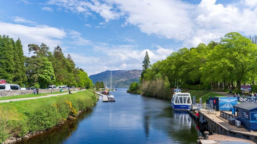Edinburgh: Loch Ness, Glencoe, and Highlands Day Tour - Callander stop and the Stirling-to-Highlands transition