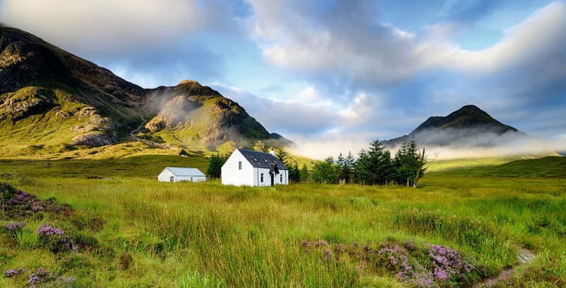 Edinburgh: Loch Ness, Inverness & Highlands Tour in Spanish - Inverness River Ness stroll: best use of limited city time