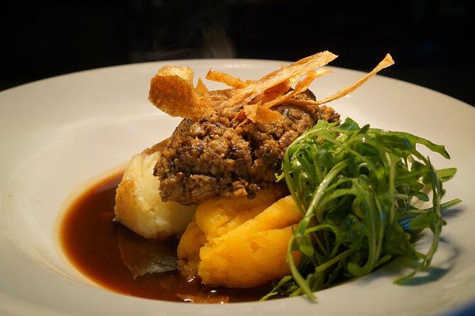 Edinburgh Luxury Private Food & Drink Tour with Eat Walk Tours - Guides and storytelling style, from Tom to Wag to Anastaziya