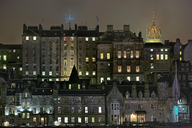 Edinburgh Night Tour with a Local Guide: Private & 100% Personalized - Old Town after dark: letting your guide choose the streets