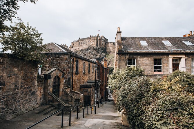 Edinburgh: Old Town's Highlights Walking Tour - Why this Old Town walk is a smart first-day plan