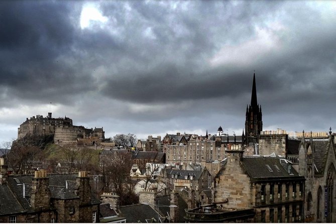 Edinburgh - Old Town Stories - Greyfriars: prison gates, bodysnatching, and Greyfriars Bobby