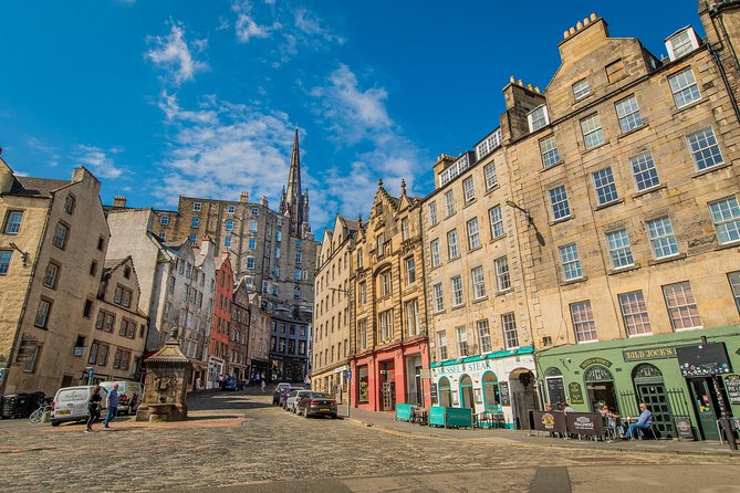 Edinburgh Photography Masterclass - Private Photography Lesson - Light streaking, blurred boats, and light painting practice