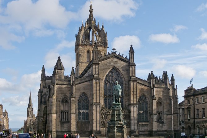 Edinburgh Private city tour - Calton Hill: Views of Edinburgh’s Skyline and Castle Perspective